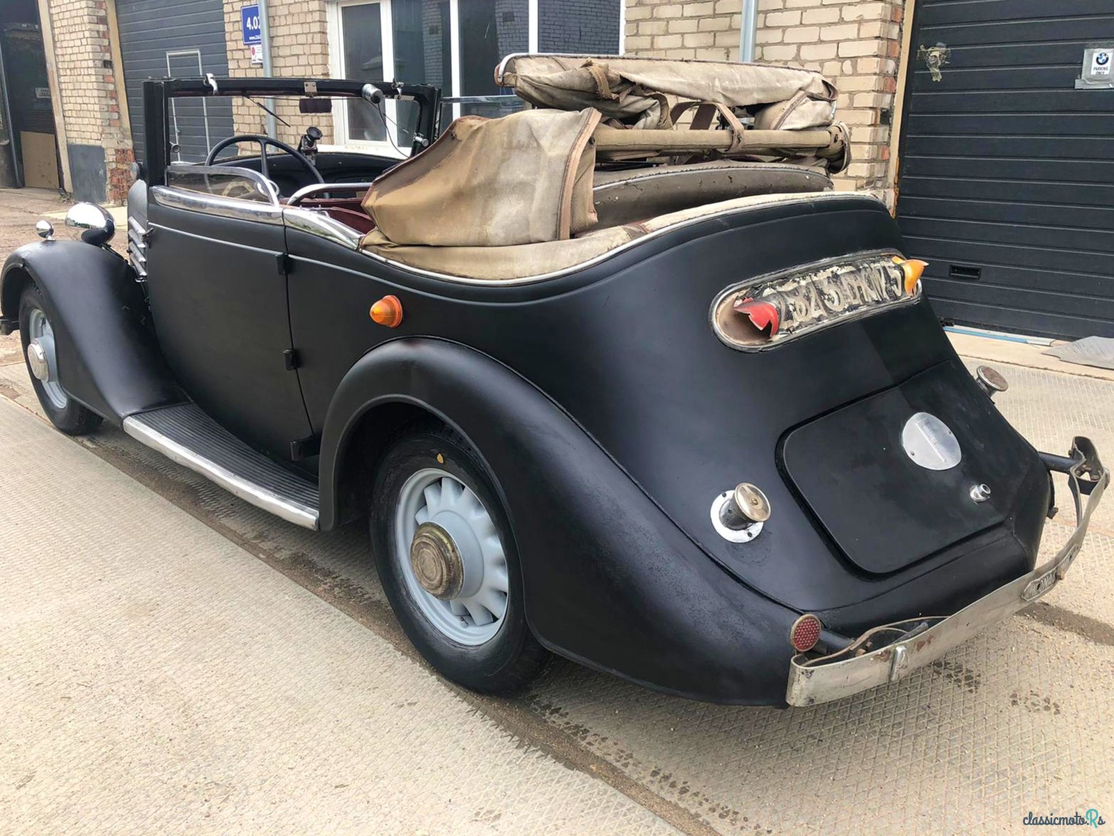 1934-renault-yn4-cabriolet-123.jpg