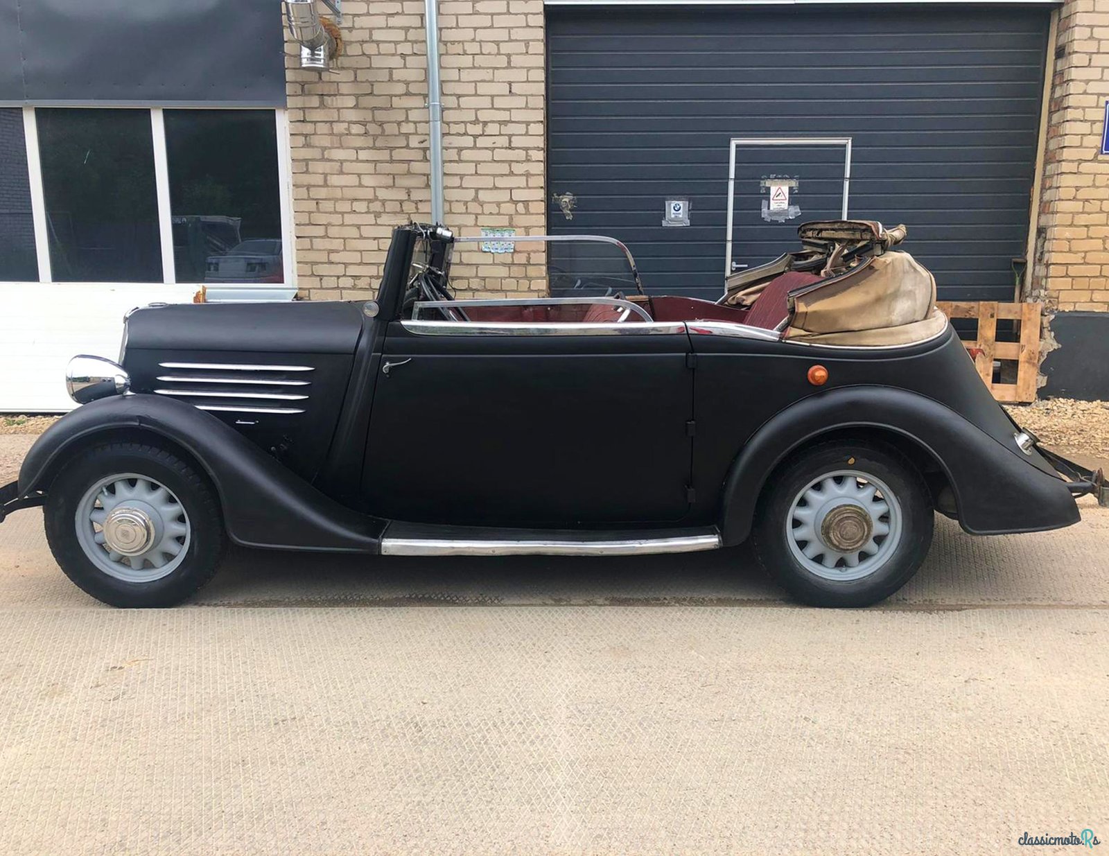 1934-renault-yn4-cabriolet-146.jpg